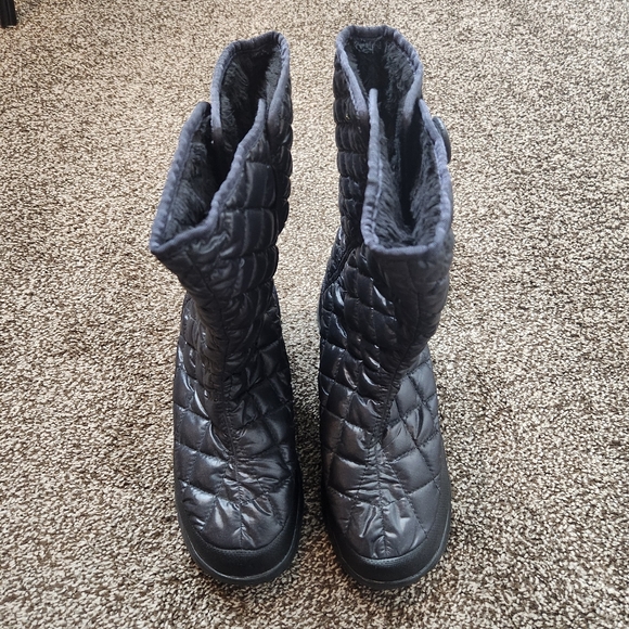 The North Face Shoes - The North Face Thermoball Button-Up Boots Size 7